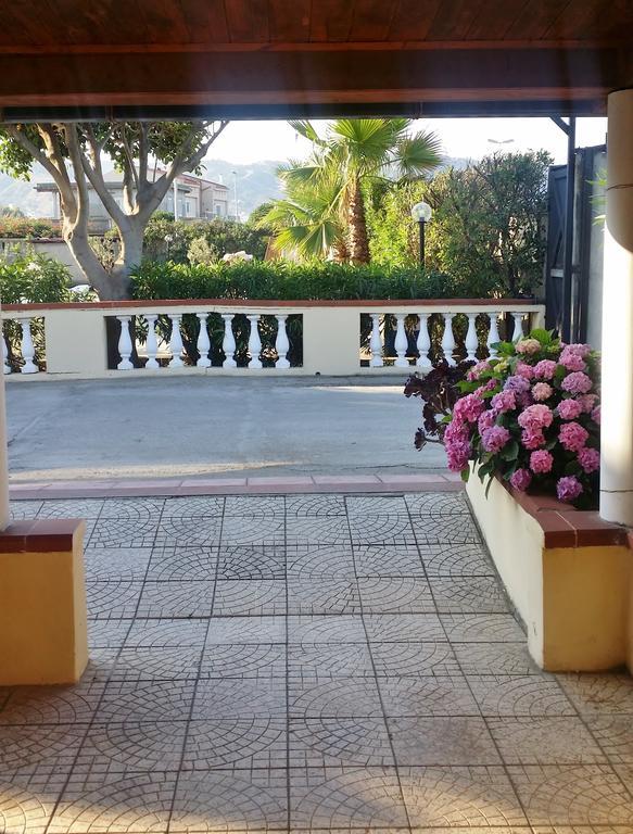 B&B Baia Dello Stretto Gallico Marina Eksteriør billede